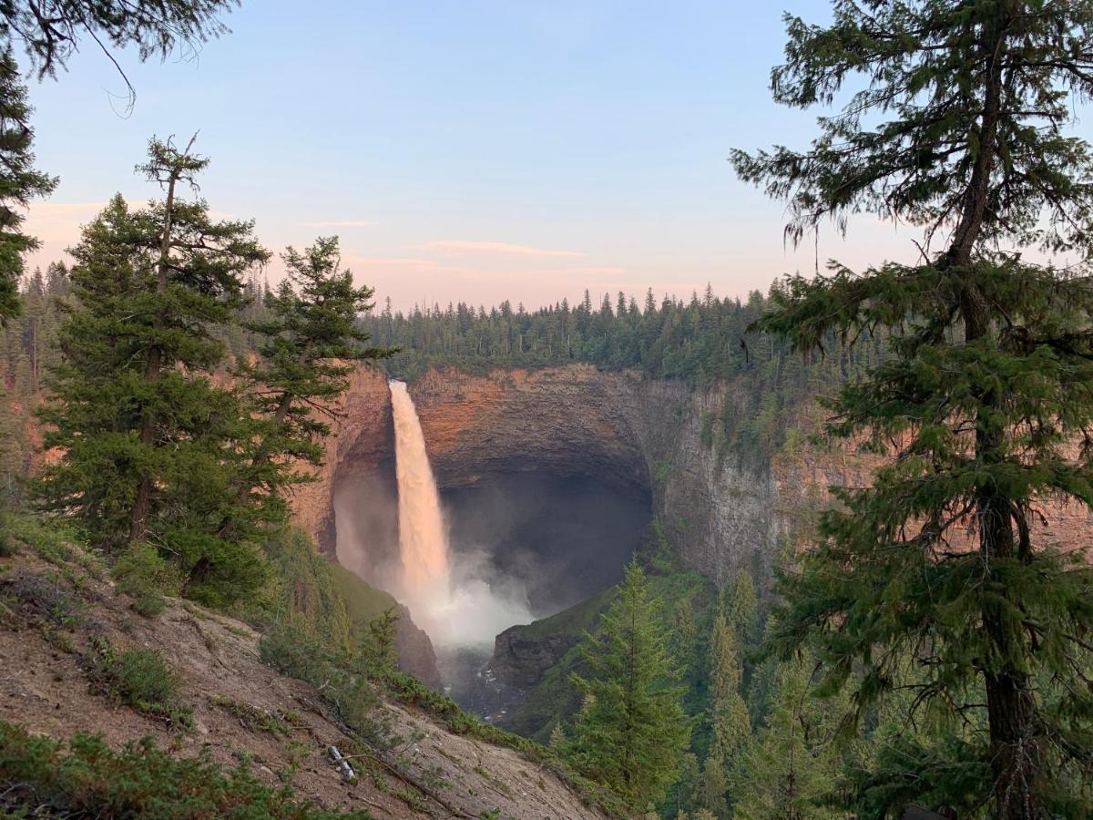 Helmcken Falls Lodge Cabin Rooms And Rv Park كليرووتر المظهر الخارجي الصورة
