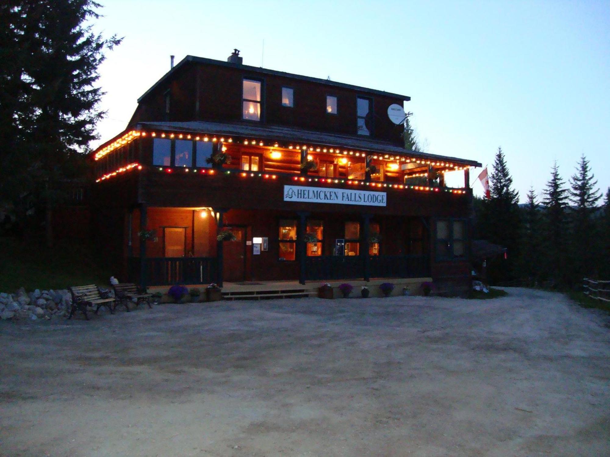 Helmcken Falls Lodge Cabin Rooms And Rv Park كليرووتر المظهر الخارجي الصورة