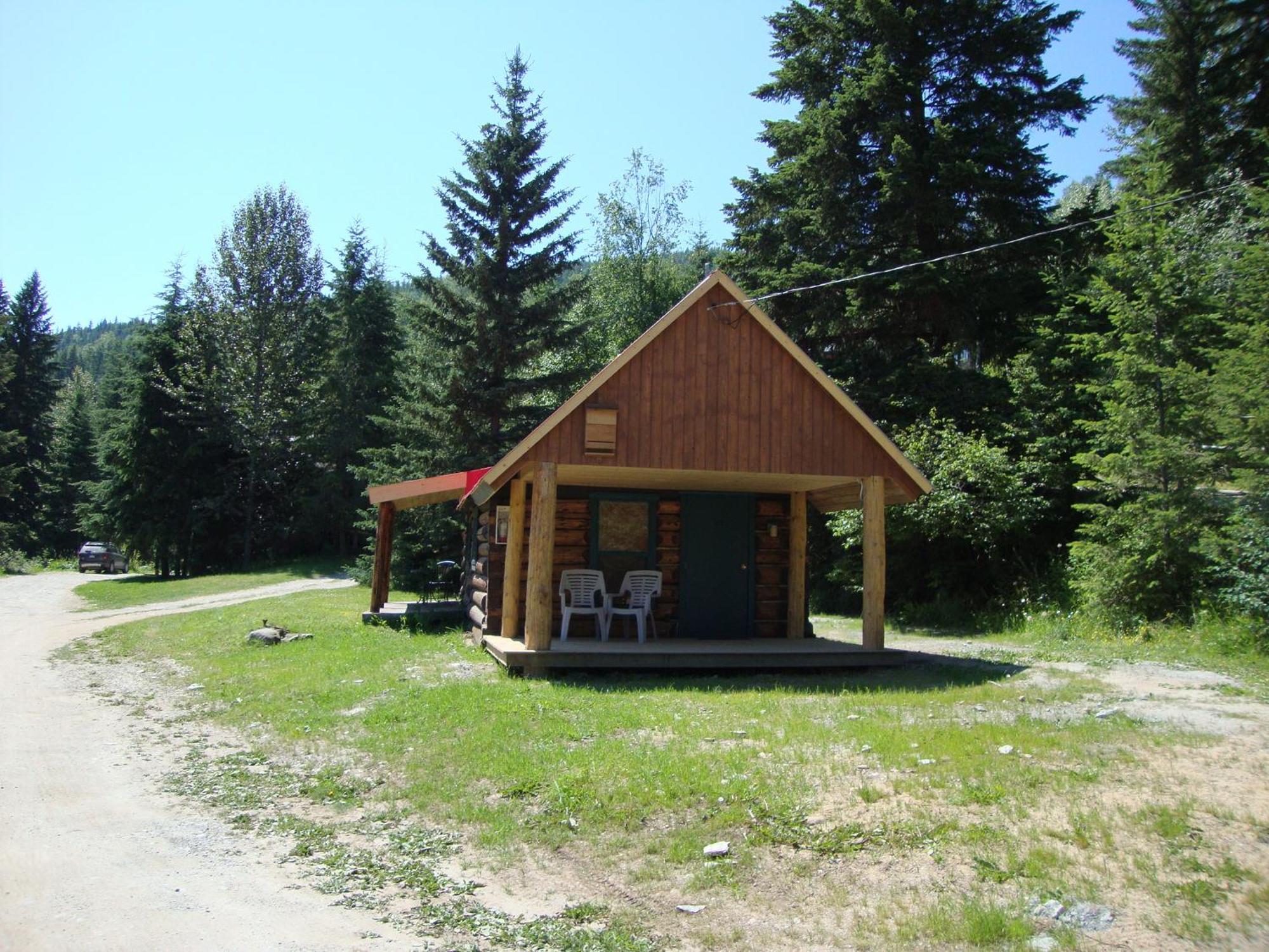 Helmcken Falls Lodge Cabin Rooms And Rv Park كليرووتر المظهر الخارجي الصورة