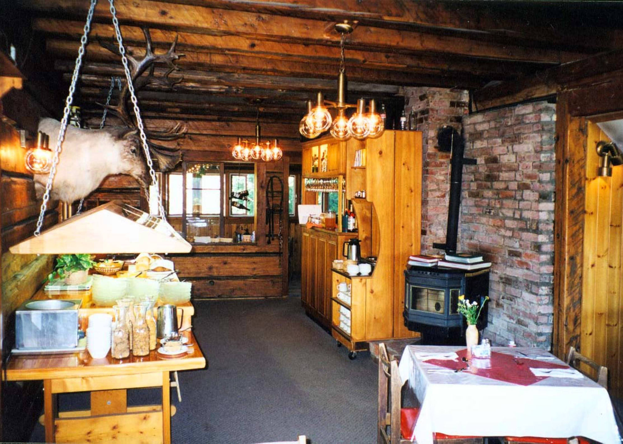 Helmcken Falls Lodge Cabin Rooms And Rv Park كليرووتر المظهر الخارجي الصورة