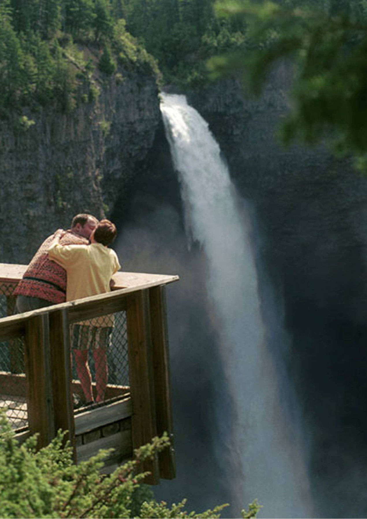 Helmcken Falls Lodge Cabin Rooms And Rv Park كليرووتر المظهر الخارجي الصورة