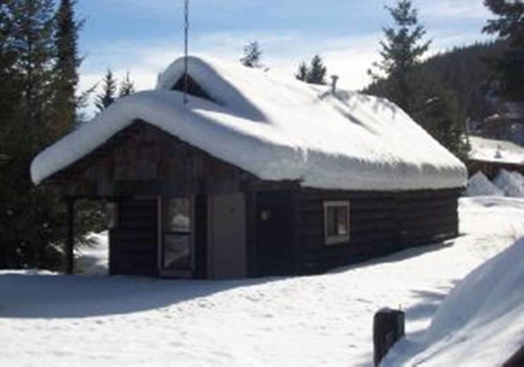 Helmcken Falls Lodge Cabin Rooms And Rv Park كليرووتر المظهر الخارجي الصورة