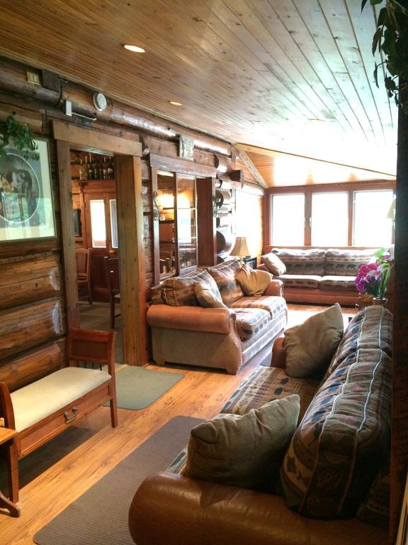 Helmcken Falls Lodge Cabin Rooms And Rv Park كليرووتر المظهر الخارجي الصورة